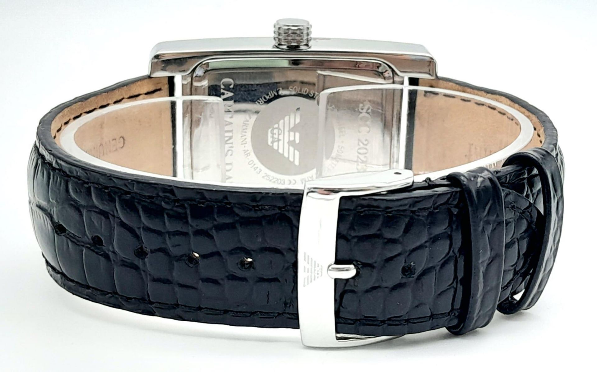 An Armani Designer Quartz Gents Watch. Black leather strap. Rectangular case - 31mm. Black dial with - Bild 4 aus 6