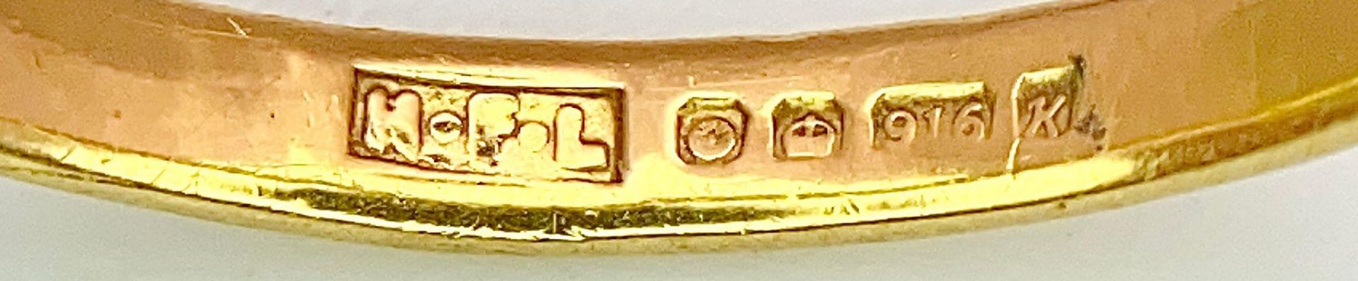 A 22K Yellow Gold Band Ring. 2mm width. Size M. 1.65g weight. - Bild 6 aus 9