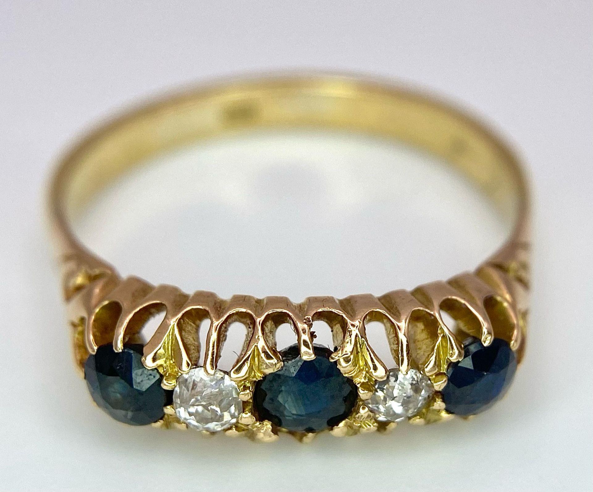 An 18K Yellow Gold Sapphire and Diamond Ring. Size Q. 3.9g - Image 5 of 7