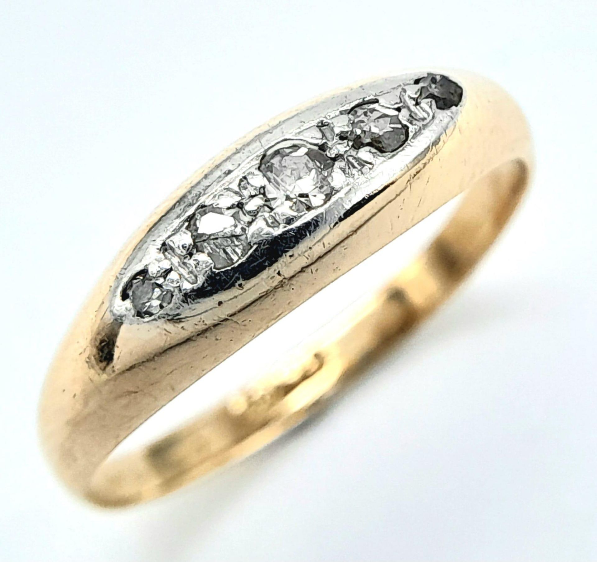 An 18K Yellow Gold and Platinum Vintage Diamond Ring. Size G, 1.5 total weight. Ref: 8452 - Image 3 of 9