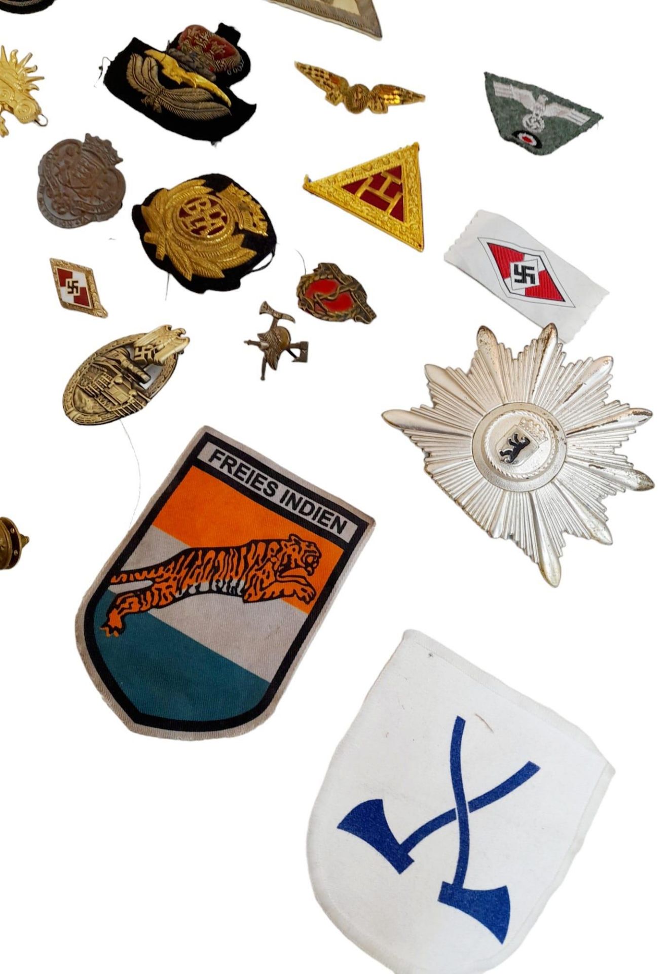 Bag of 30 Miscellaneous Military Badges, Patches etc. - Bild 7 aus 7