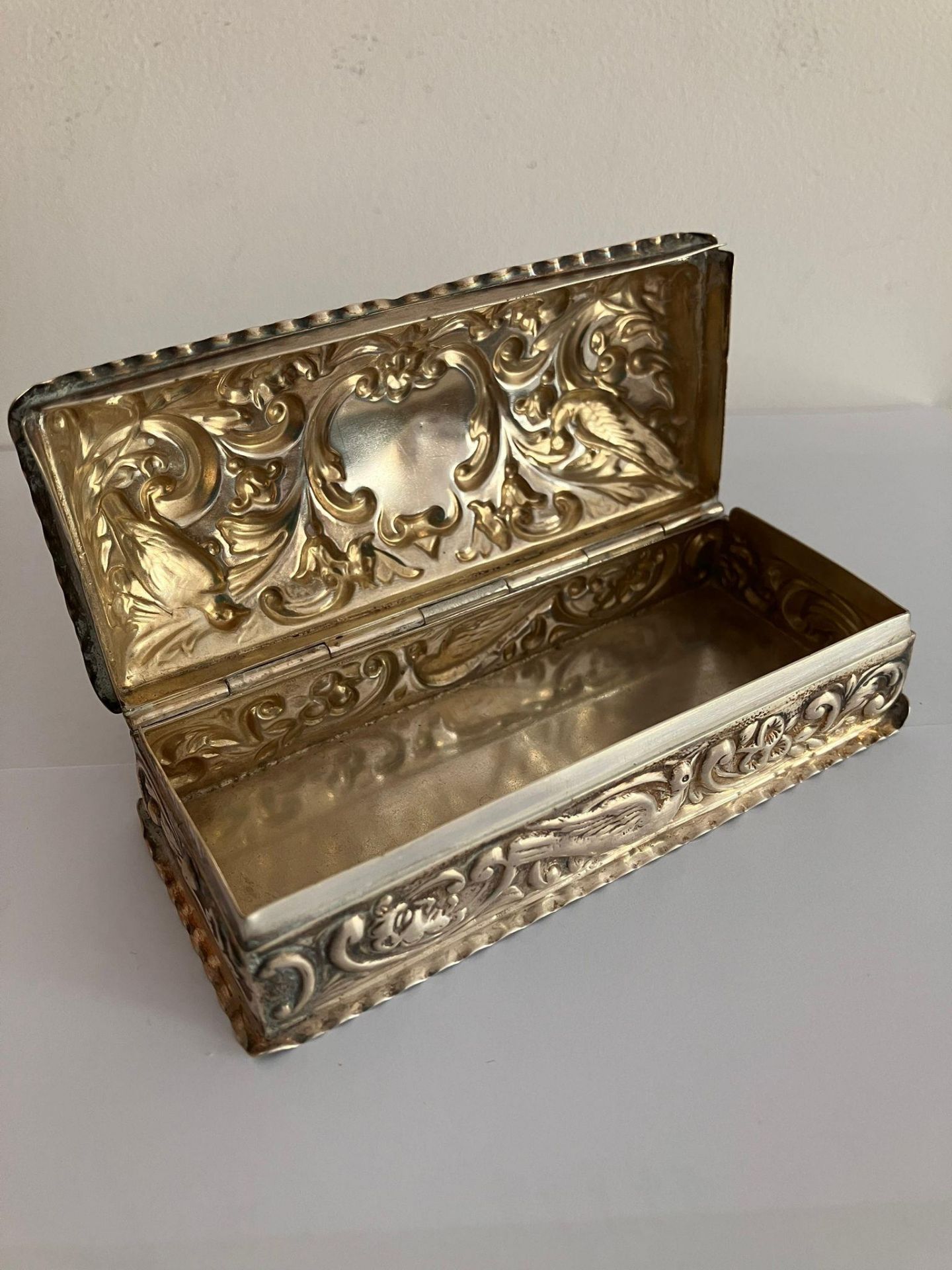 Antique SILVER TRINKET BOX,clear Hallmark for William Comyns, London 1894. Beautifully decorated