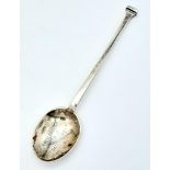 An antique sterling silver commemorative spoon with full London hallmarks, 1921. Total weight 12.8G.