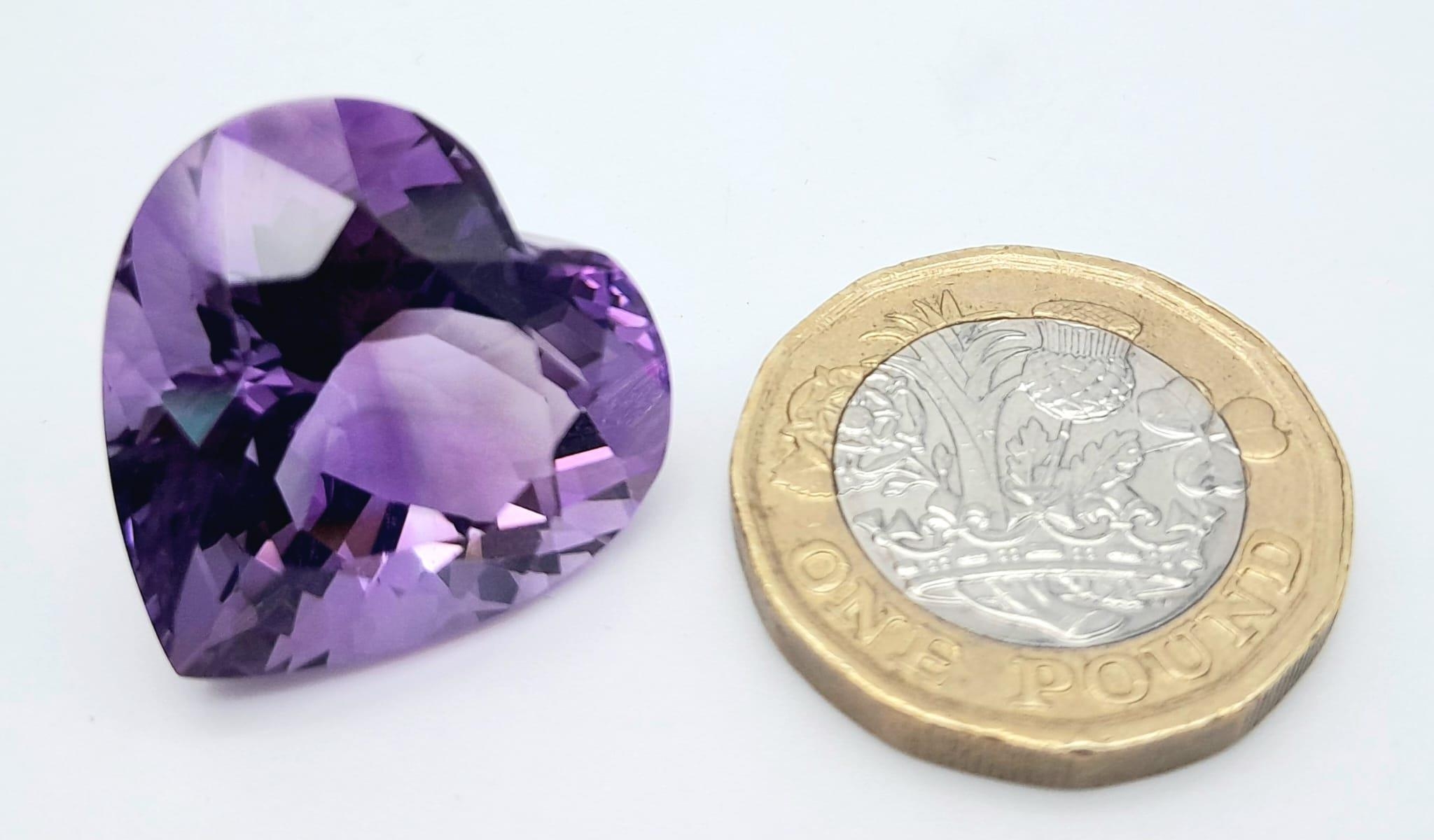 A large (30.96 carats), heart shaped mix cut, amethyst, dimensions: 20.64 x 21.31 x 14.83 mm, good - Image 2 of 4