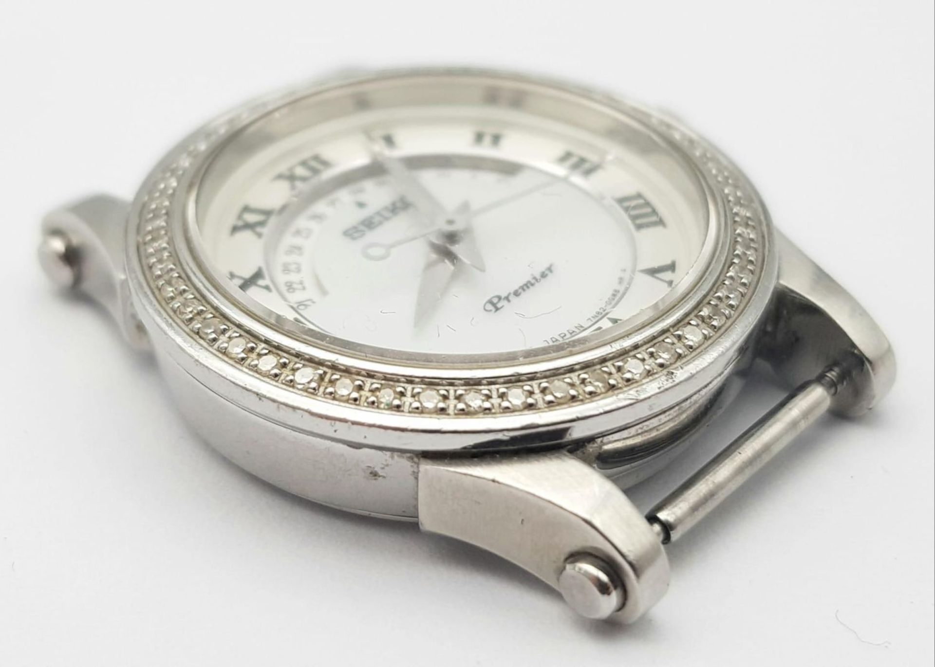 A Seiko Premier Ladies Diamond Watch Case. 27mm. Diamond bezel. Mother of pearl dial. In working - Bild 5 aus 8