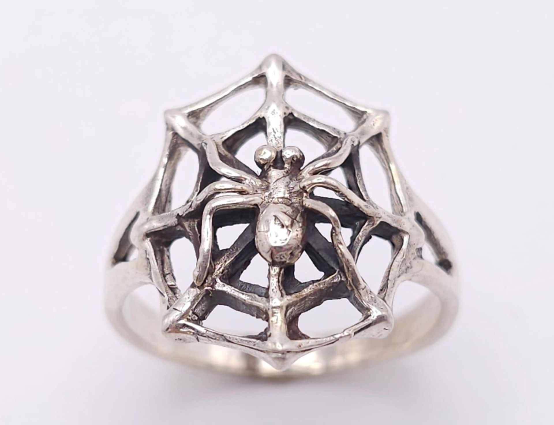 A Unique Vintage Sterling Silver Spider and Spider Web Ring Size Q. The Crown Measures 2cm Long - Image 3 of 10