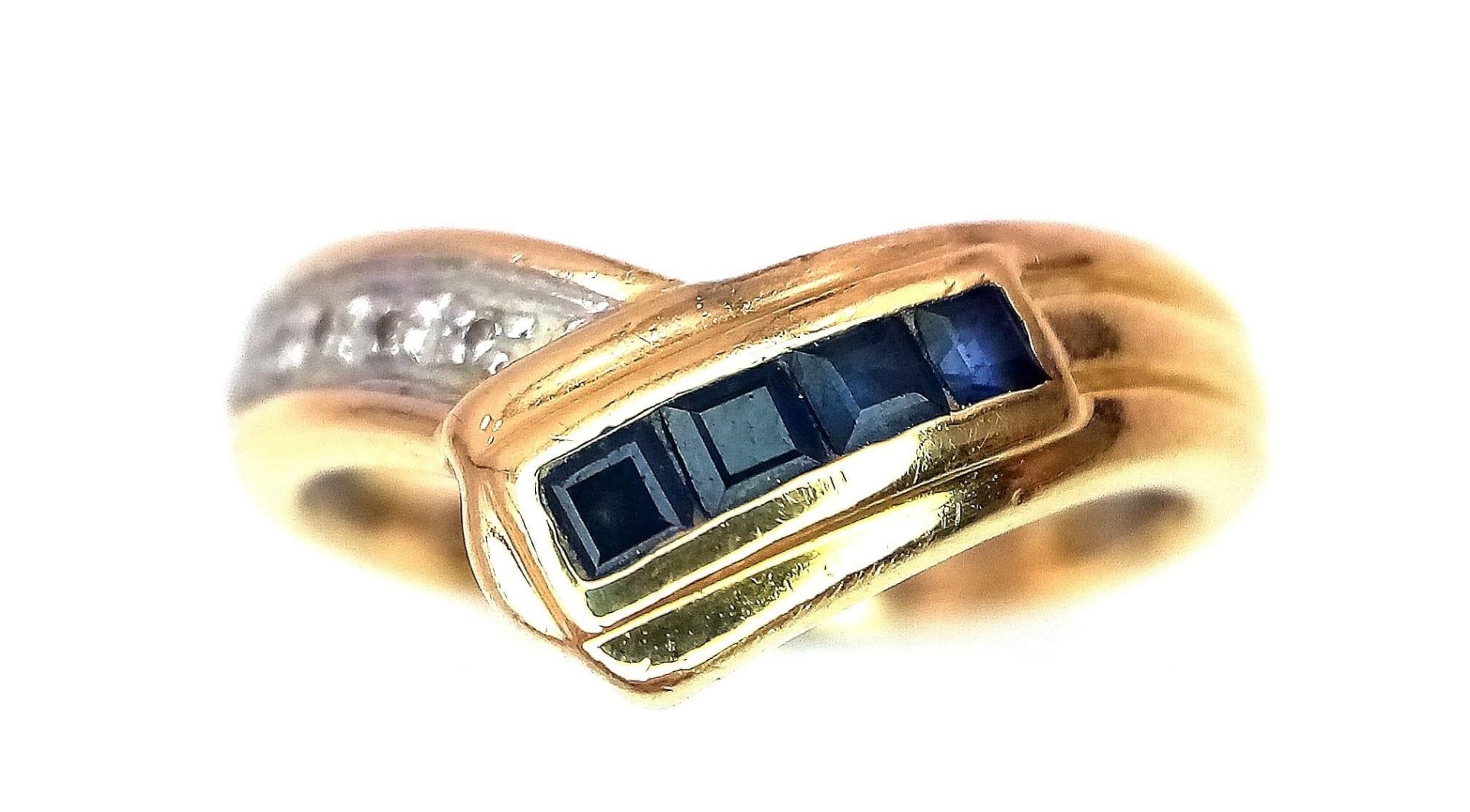 A Stylish 18K Yellow Gold Diamond and Sapphire Crossover Ring. Size L. 3.6g total weight. - Bild 3 aus 7