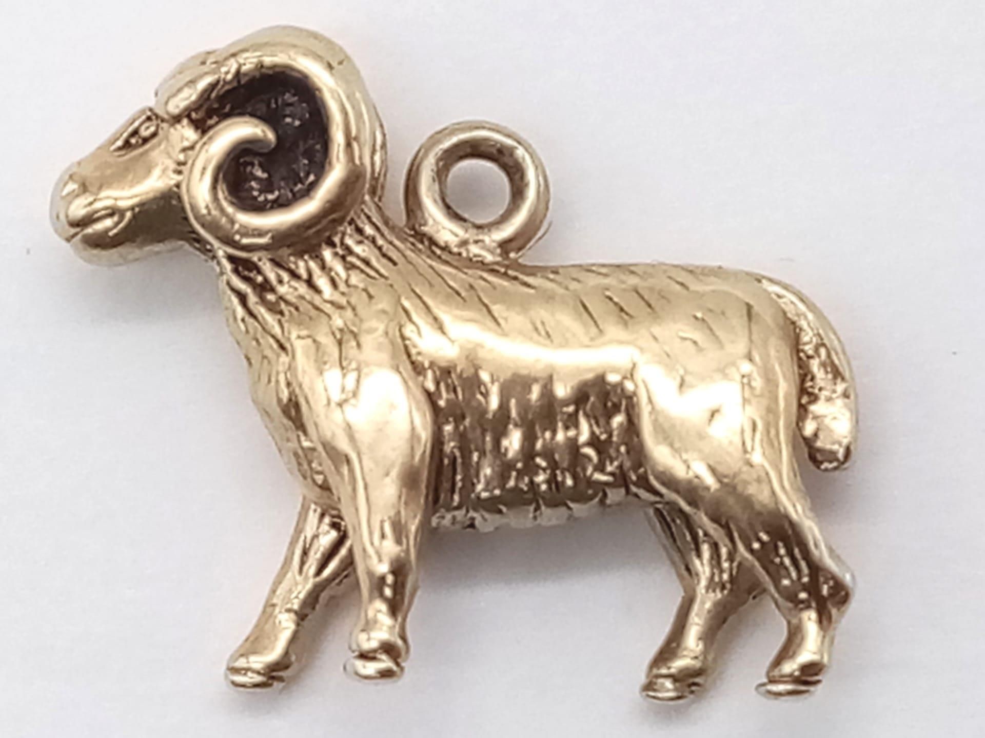 A 9K Yellow Gold Ram Pendant/Charm. 20mm. 3g - Image 2 of 4