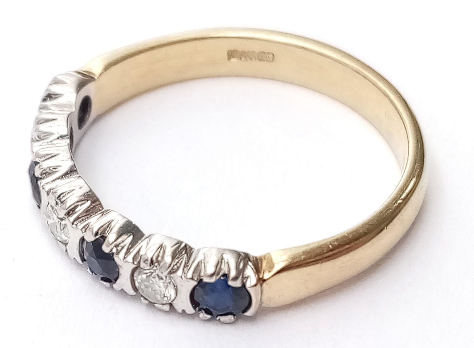 A 9K Yellow Gold, Sapphire and Diamond Half Eternity Ring. Size I. 1.7g - Bild 3 aus 6