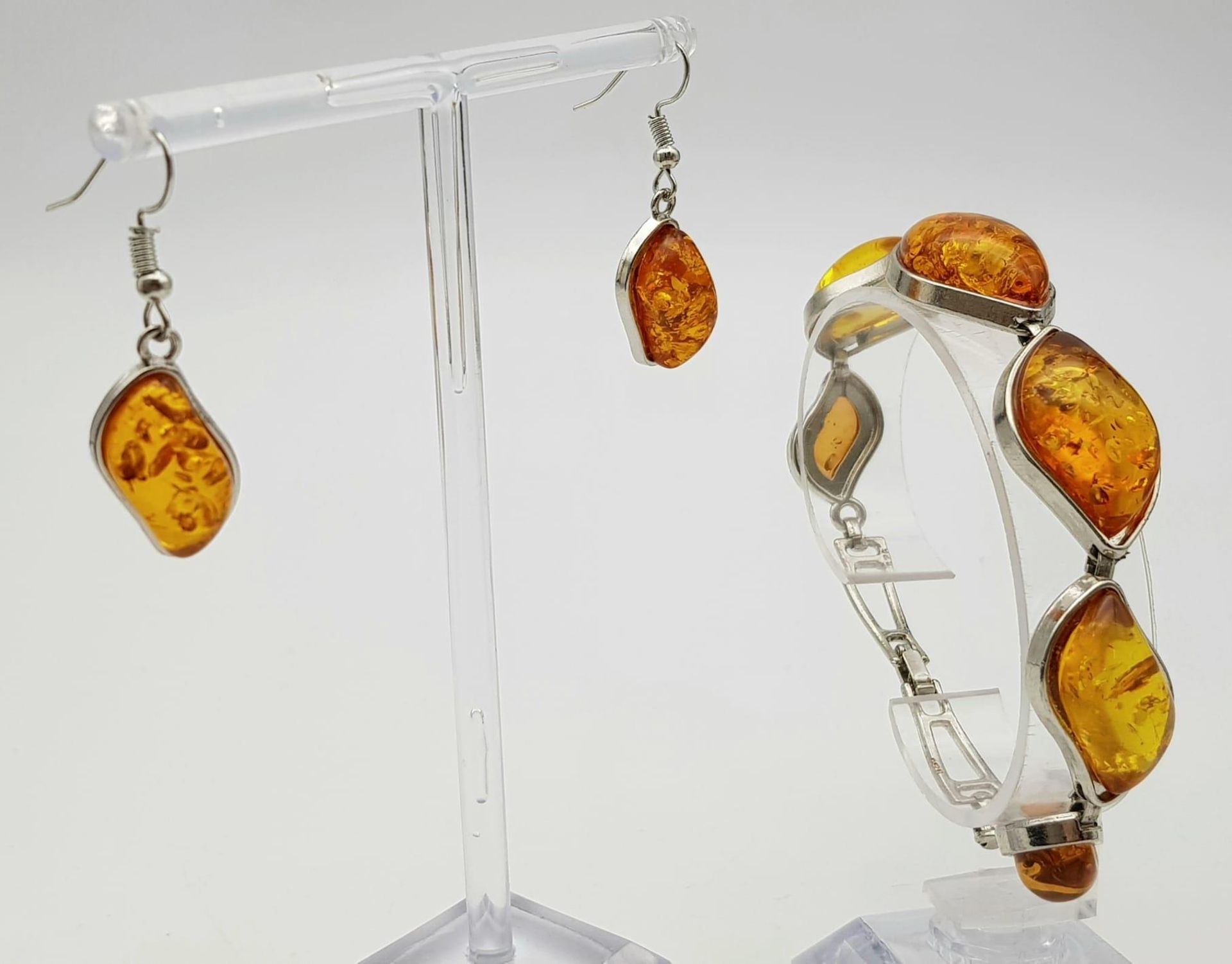 An amber bracelet with matching earrings set in a presentation box, bracelet length: 20 cm, earrings - Bild 6 aus 12