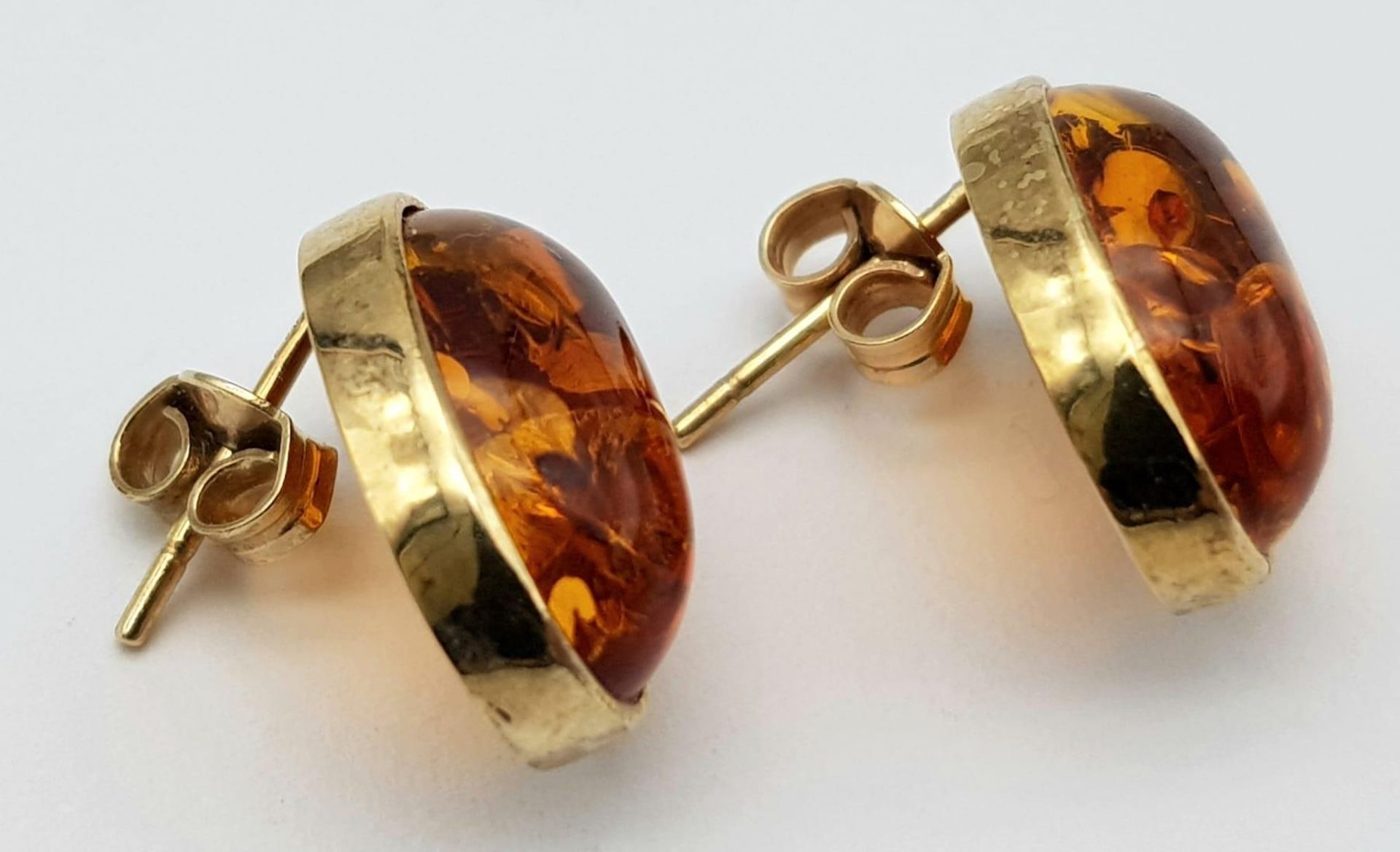 A Pair of 9K Yellow Gold Amber Cabochon Earrings. 2.75g total weight. Ref: 016675 - Image 3 of 5