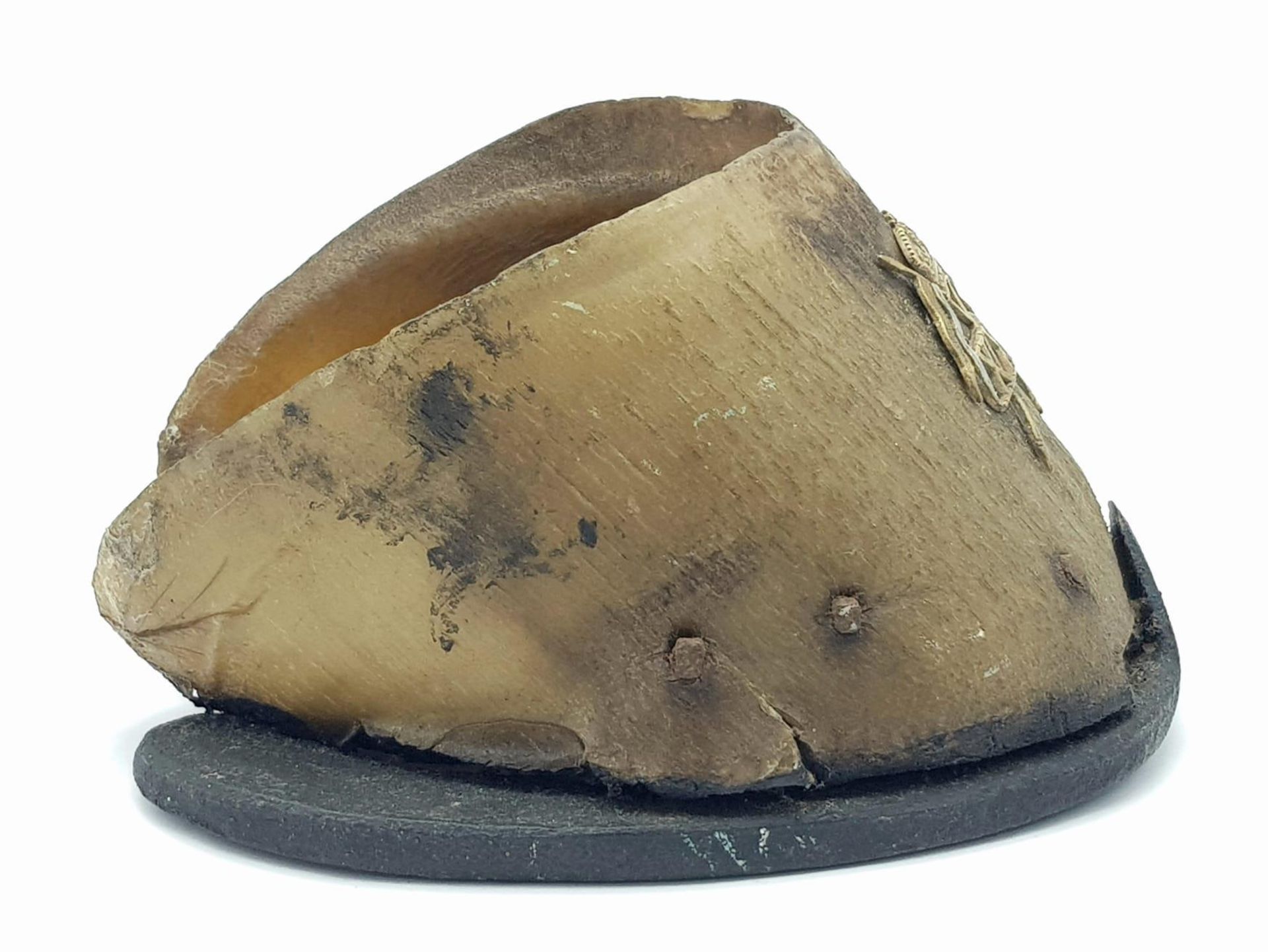 British Victorian Cavalry Horse Hoof with a rare 1896 pattern 21st Lancers Badge. - Image 3 of 5