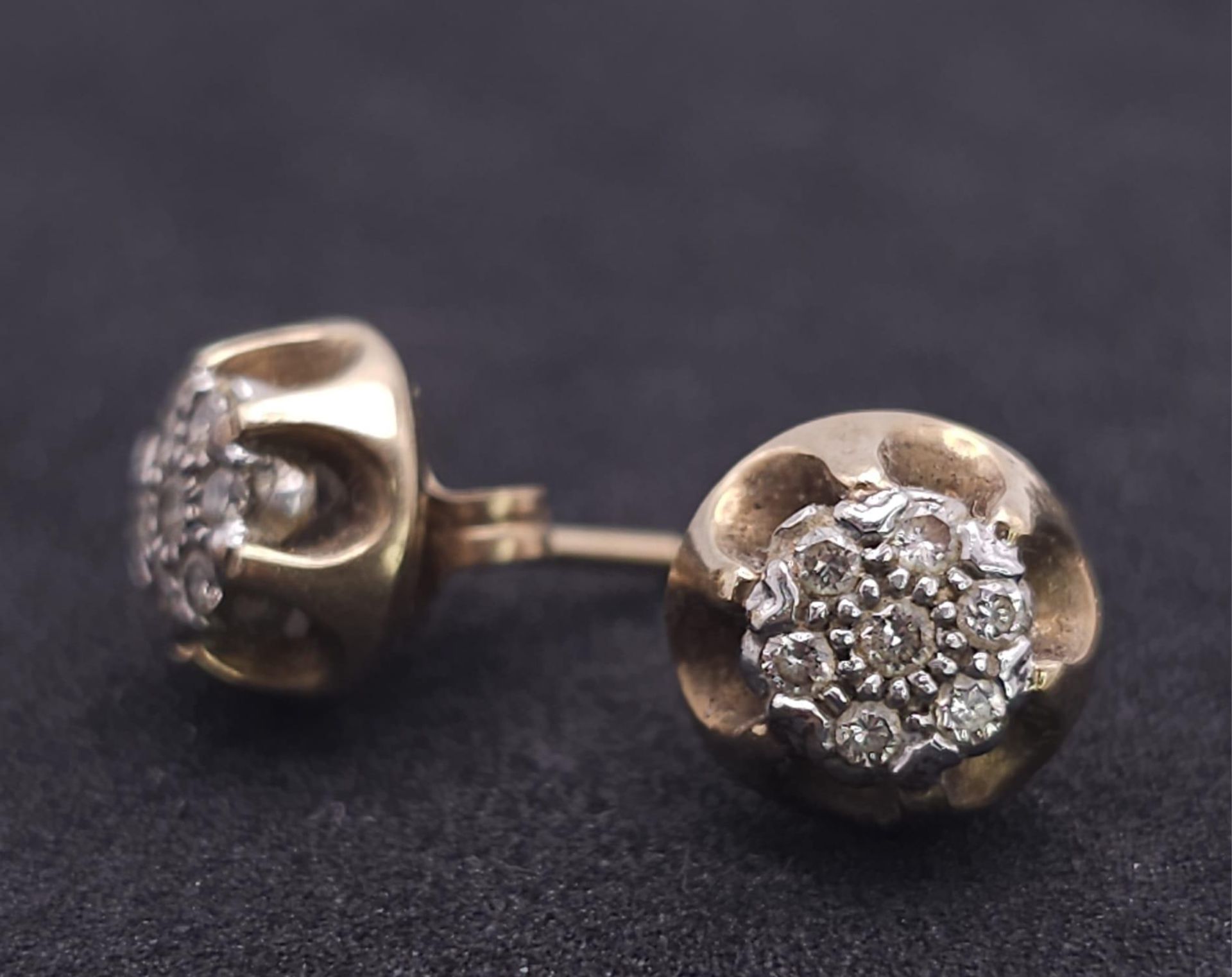 A Pair of Vintage 9K Yellow Gold and Diamond Stud Earrings. 3.3g total weight. - Image 3 of 10