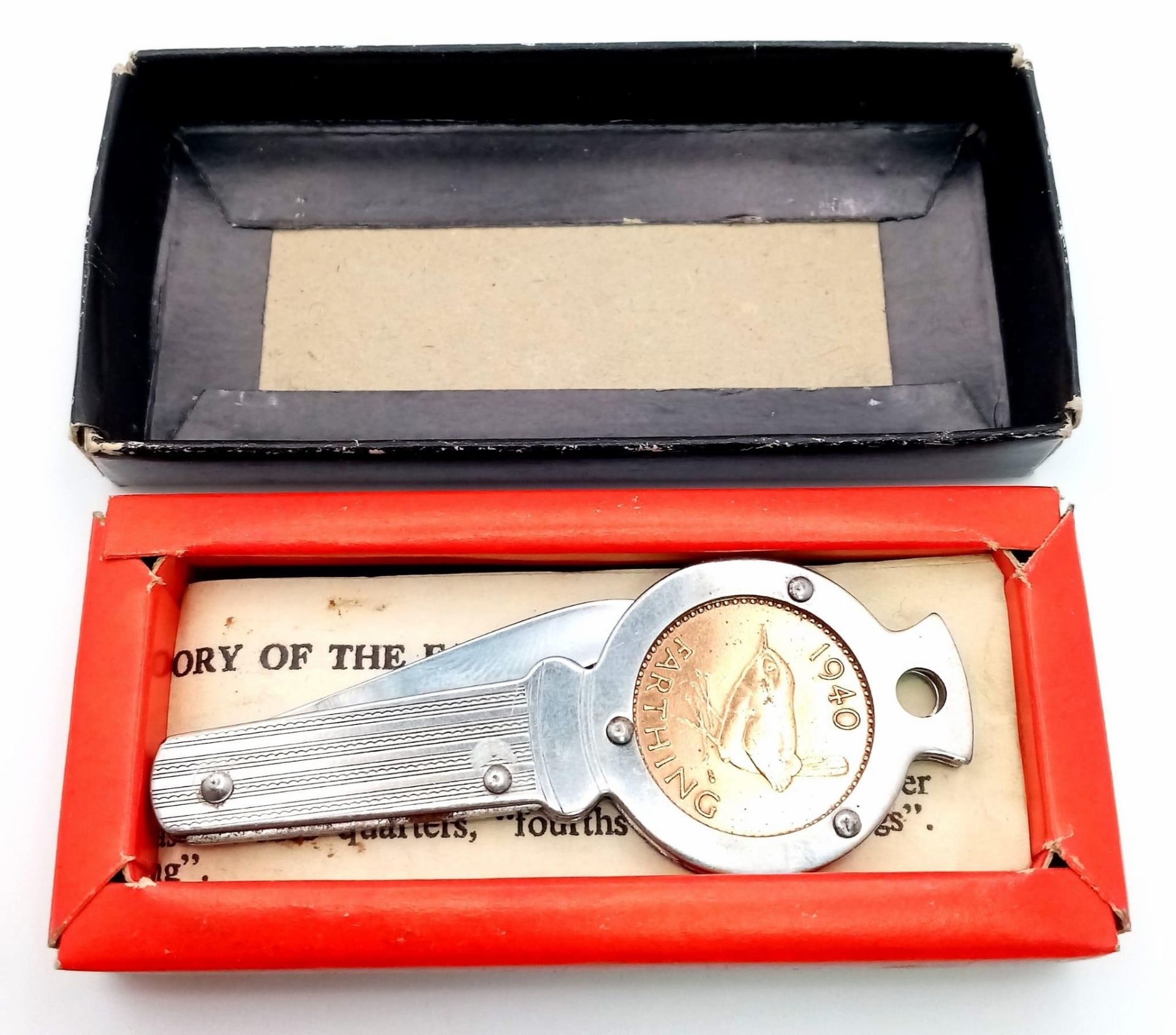 A Vintage 1940 Farthing Pen Knife. 6.5cm. In original presentation case. - Bild 8 aus 10