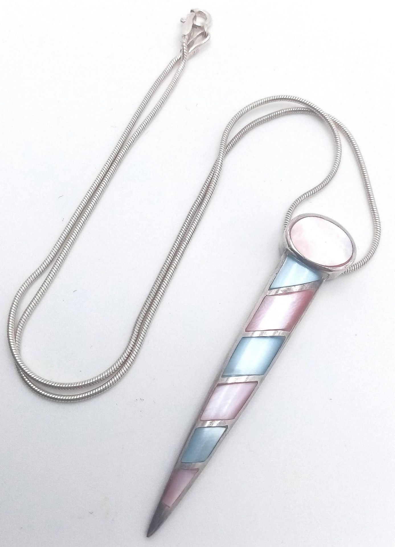 A fancy 925 silver Mother of Pearl inlay pendant on silver chain. Total weight 11G. Total length - Bild 5 aus 9