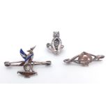 A collection of 3 vintage silver stone set animal motif brooches. Total weight 6.8G. Total length