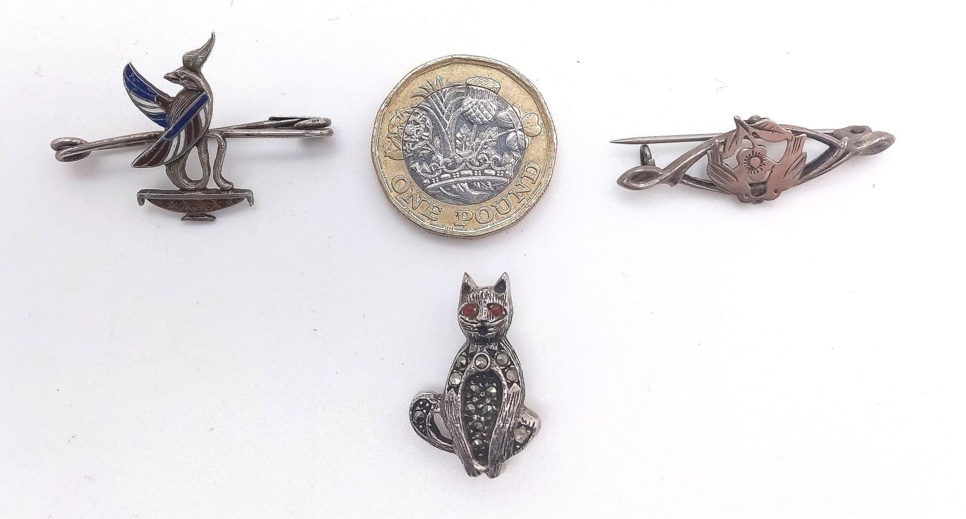 A collection of 3 vintage silver stone set animal motif brooches. Total weight 6.8G. Total length - Image 3 of 4