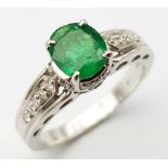 14K WHITE GOLD DIAMOND & EMERALD RING, WITH APPROX 0.75CT OVAL EMERALD CENTRE, WEIGHT 3.8G SIZE N