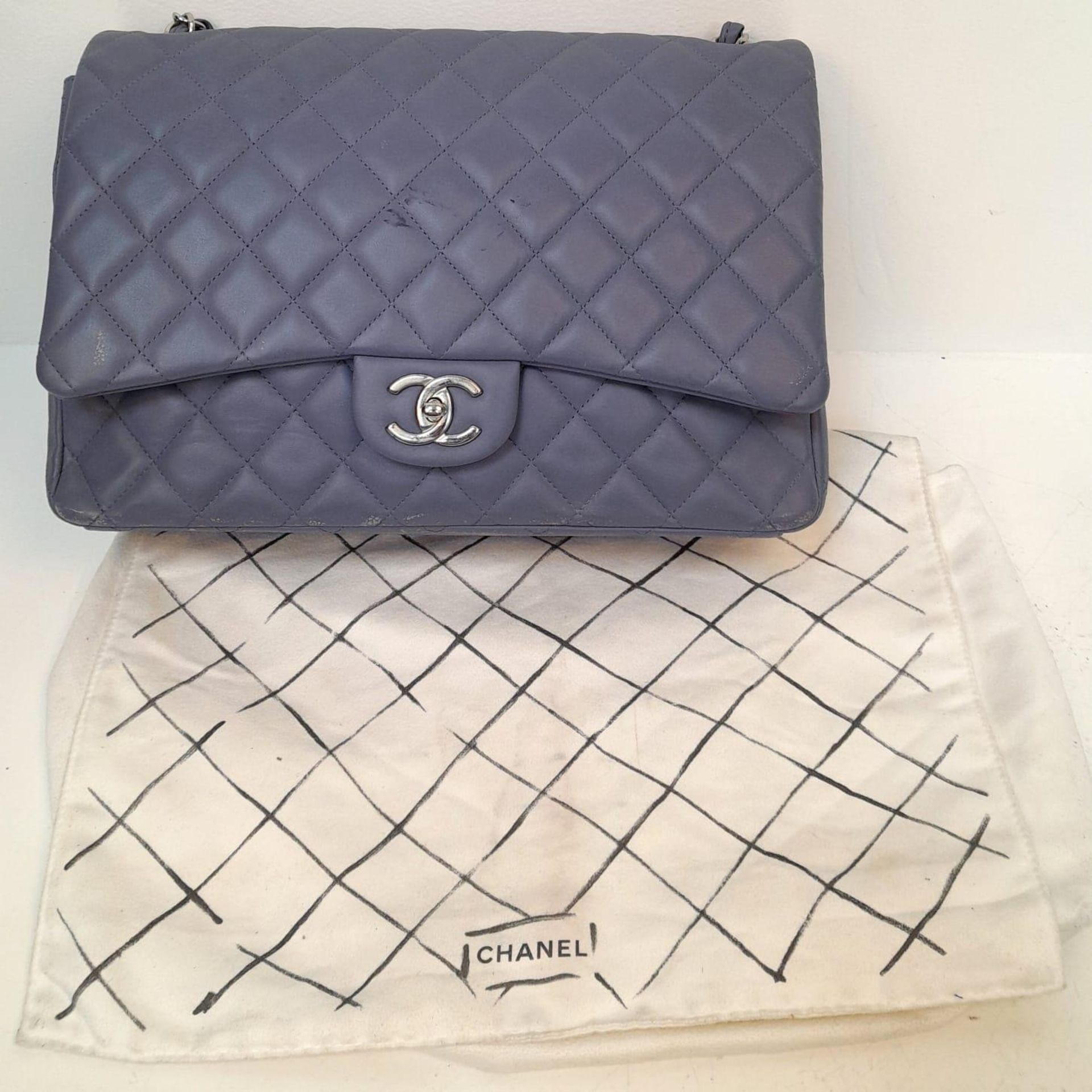 A Chanel Jumbo Double Flap Maxi Bag. Blue quilted caviar leather exterior with a large slip pocket - Image 8 of 14