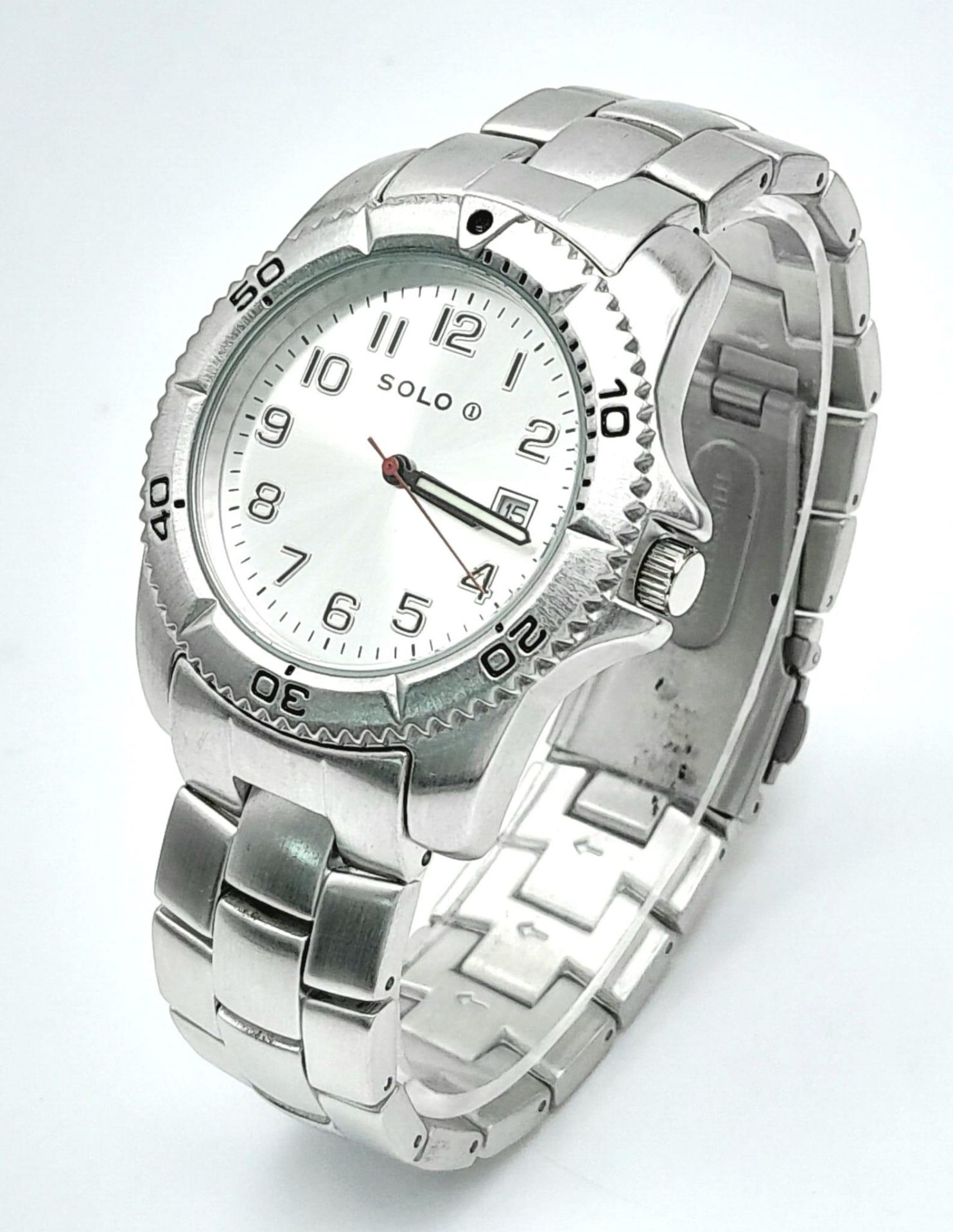 A Men’s Stainless Steel Date Watch by Solo. 42mm Case. New Battery Fitted April 2024. Comes with its