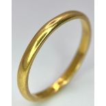 A Vintage 22K Yellow Gold Band Ring. 2mm width. Size O. 2.6g weight. Full UK hallmarks.