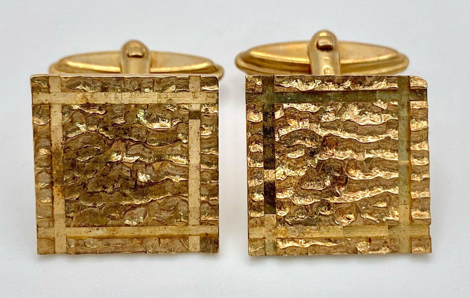 Two Vintage 9K Yellow Gold Gents Cufflinks. Nice, textured finish. 8.9g total weight. - Bild 2 aus 6