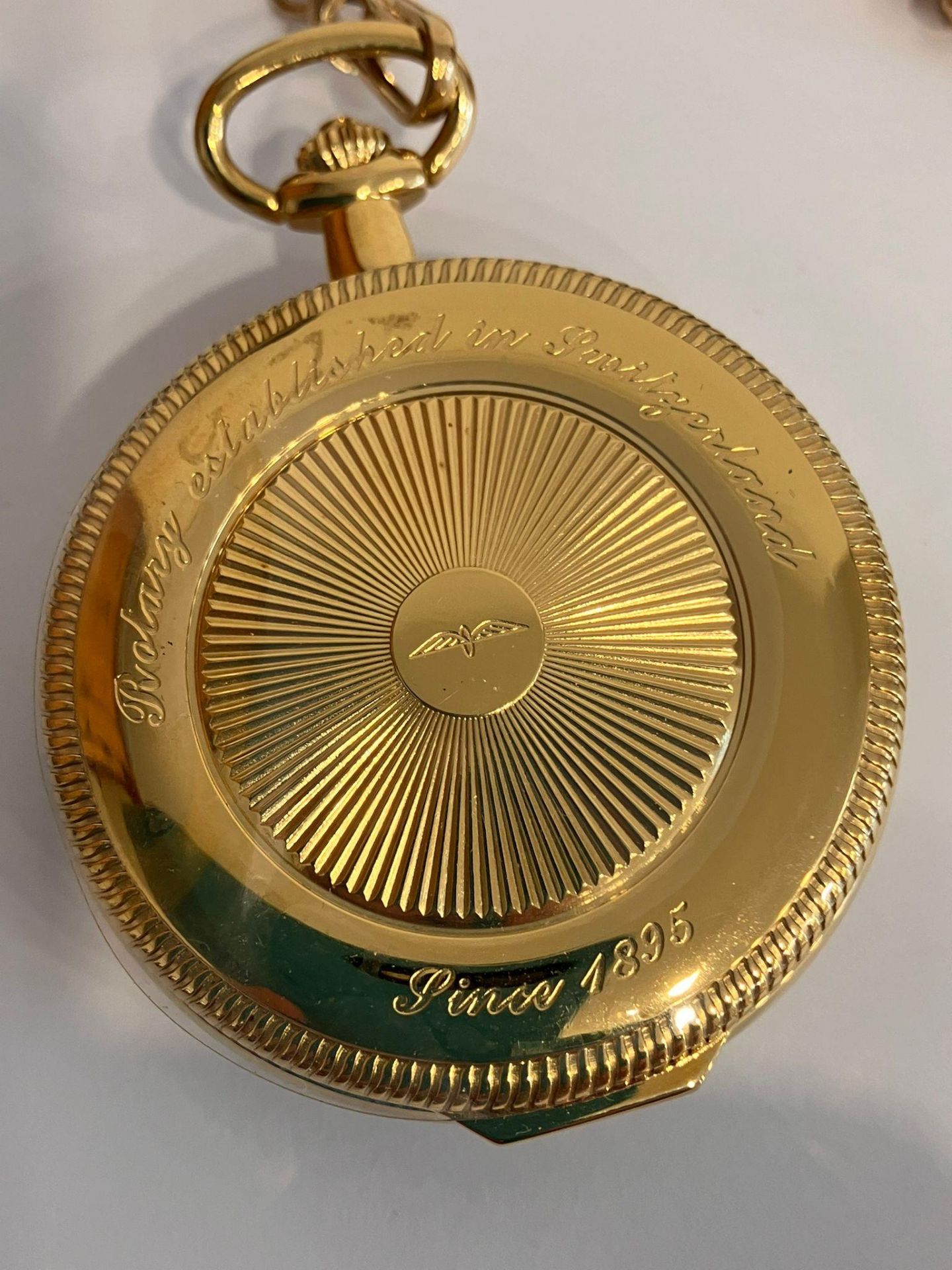 Gentlemans ROTARY GOLD PLATED FULL HUNTER POCKET WATCH & CHAIN. Hand wind/automatic. Gold plated - Image 5 of 14