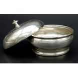 A SOLID SILVER TRINKET BOX IN THE SHAPE OF A SERVICE BELL . 164gms 11cms DIAMETER