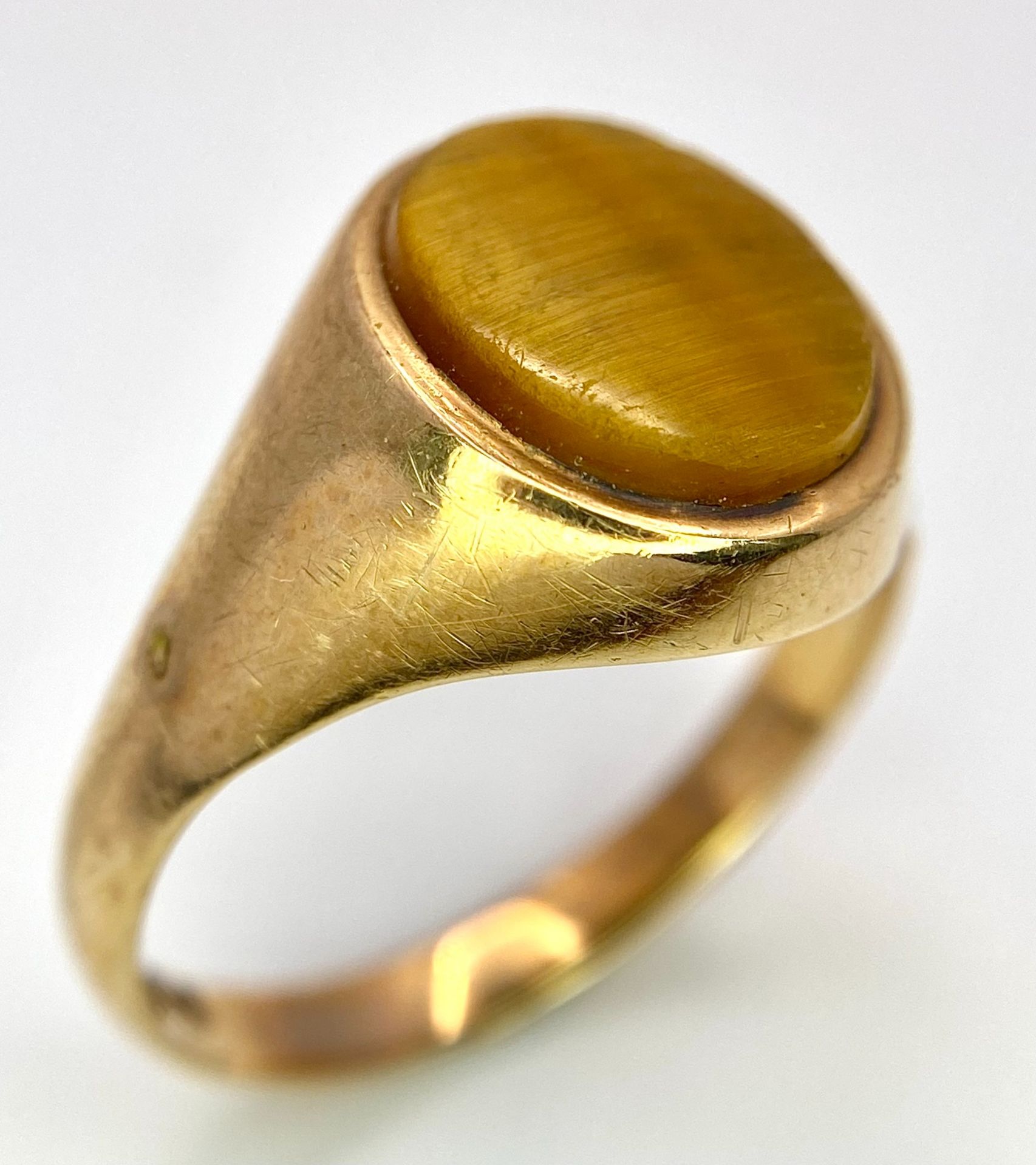 A Vintage 9K Yellow Gold Tigers Eye Ring. Size U. 3.95g total weight. - Image 2 of 6