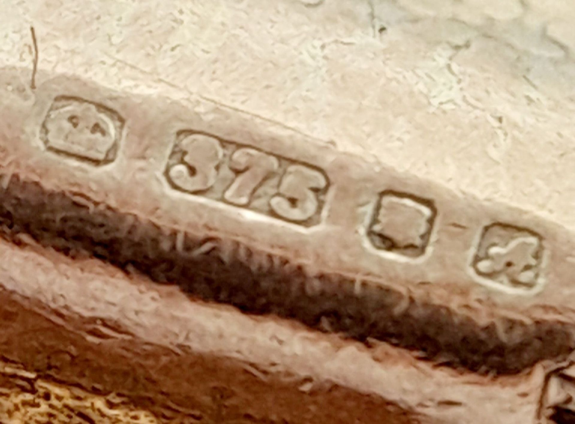A 9K YELLOW GOLD BINOCULARS CHARM. 2.1cm length, 1.8g weight. Ref: SC 8041 - Bild 6 aus 6