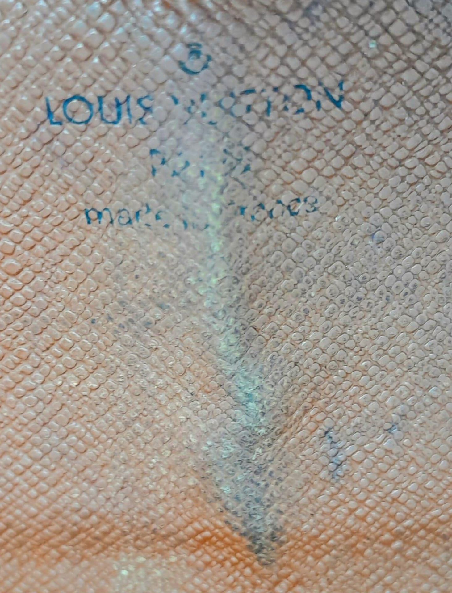 A Louis Vuitton Monogram Wallet. Leather exterior with an open compartment on back and press stud - Bild 8 aus 10