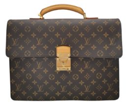 AN IMMACULATE LOUIS VUITTON CLASSIC BRIEF CASE IN UNUSED CONDITION WITH ORIGINAL DUST COVER . 38 X
