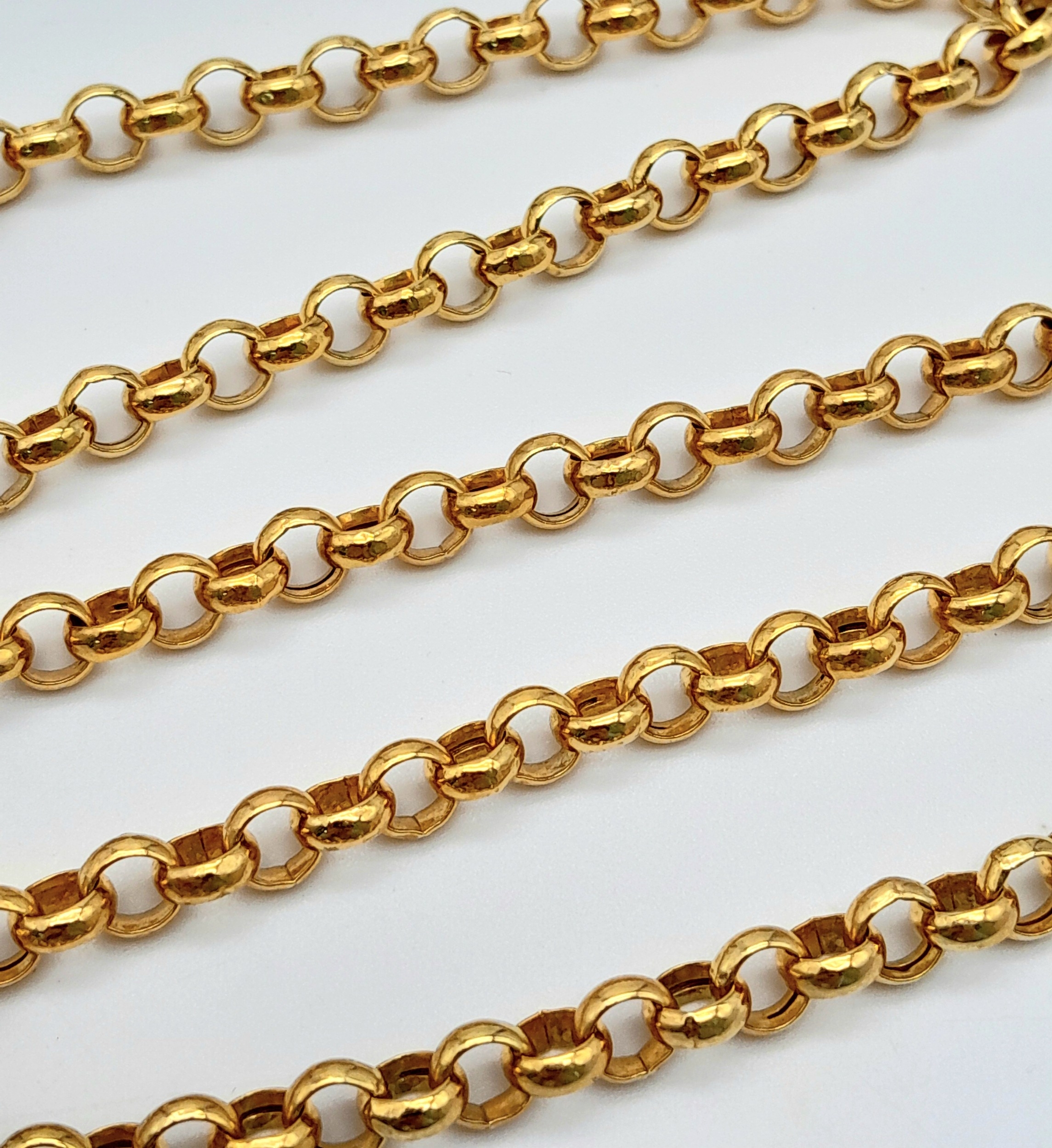 An Italian 9K Yellow Gold Belcher Chain/Necklace. 48cm. 12.2g weight. - Image 3 of 5