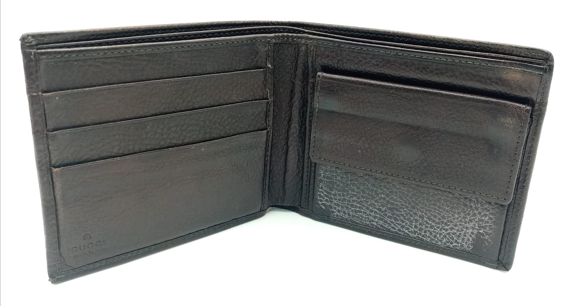A dark brown leather Gucci card wallet, 3 card holders with a popper pocket. Size approx. - Bild 3 aus 6