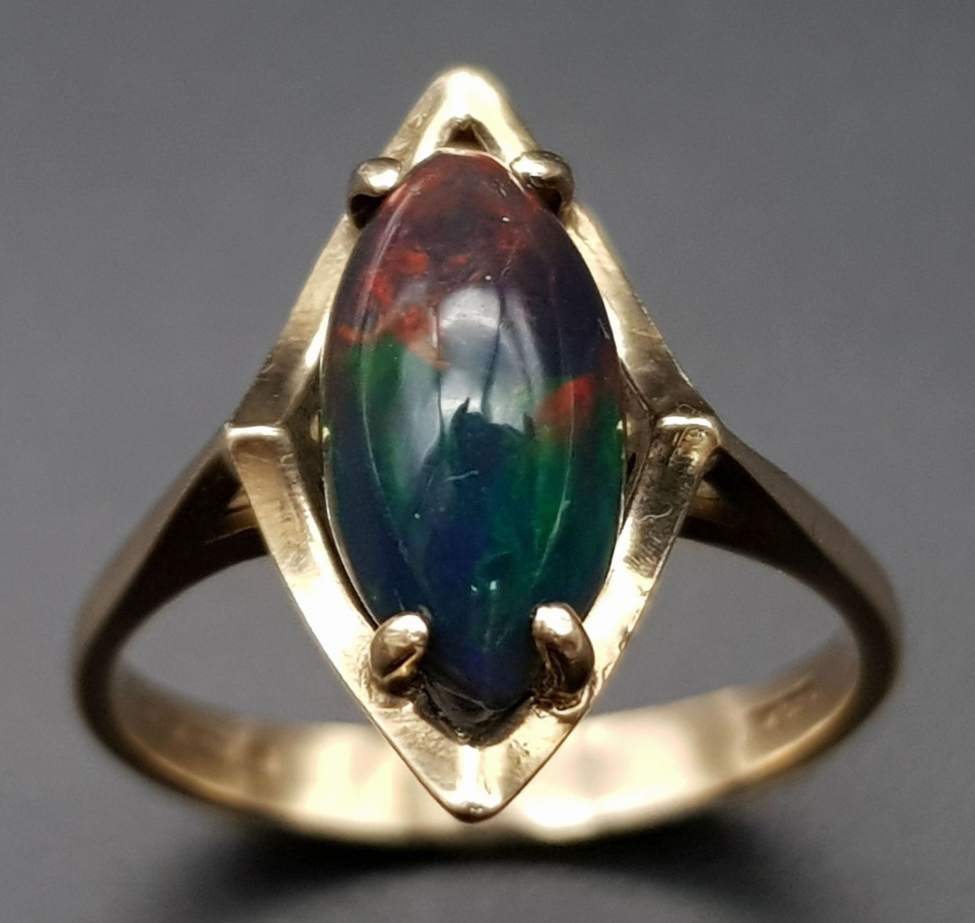 A Vintage 9K Yellow Gold Marquise Cut Opal Ring. Size O. 2.9g total weight. - Image 3 of 6