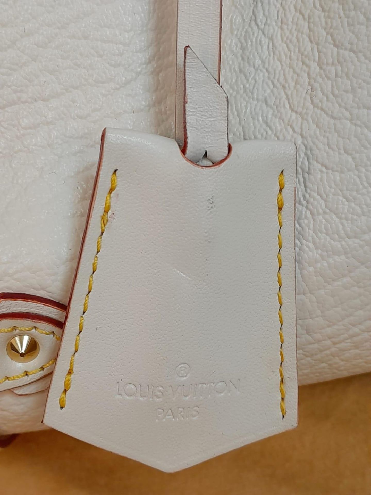 A Louis Vuitton Manhattan PM Suhali Leather Handbag. Soft white textured leather exterior with - Image 6 of 9