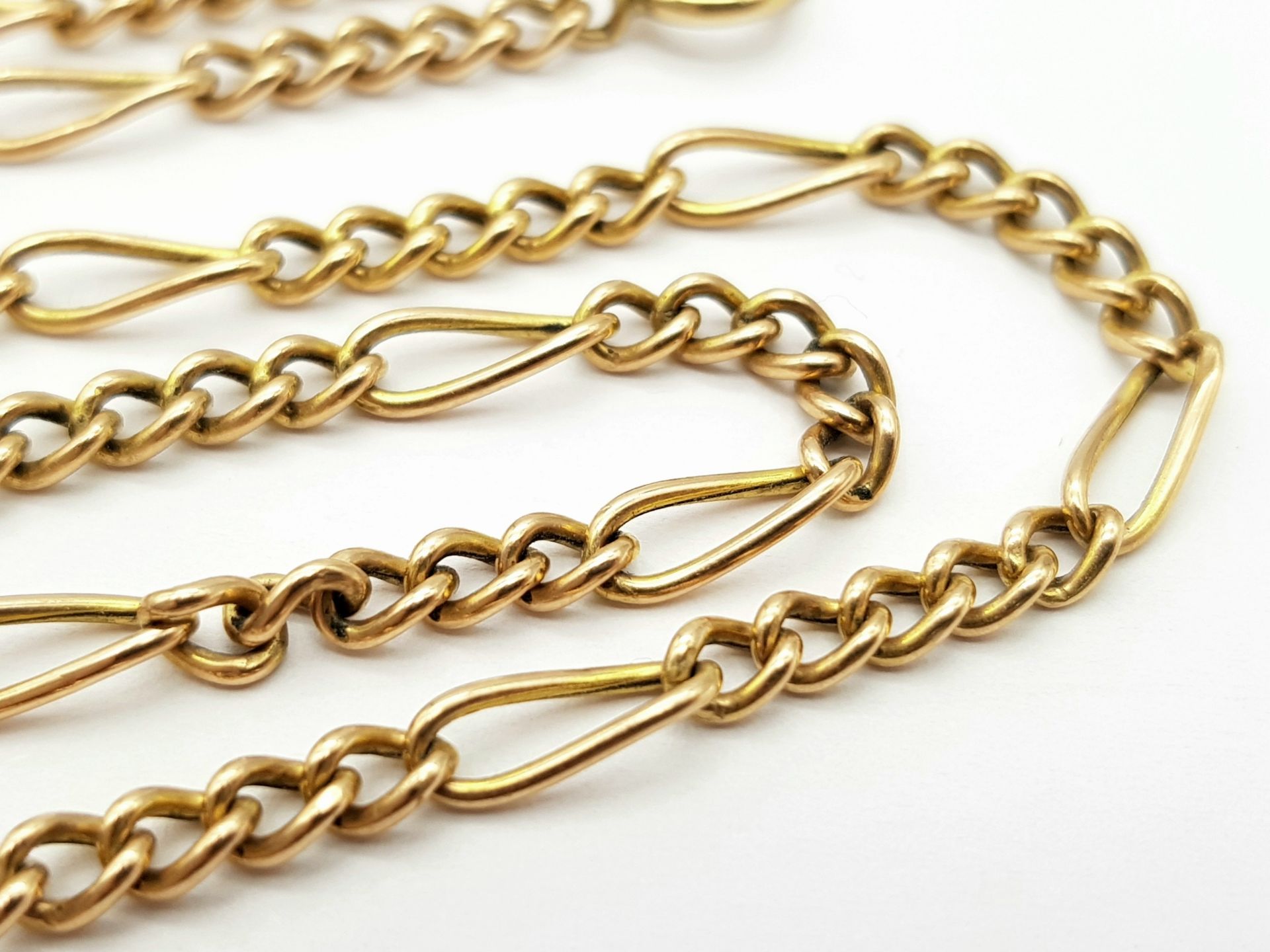 A Vintage 9K Rose Gold Chain with T-Bar. 44cm length. 7.8g - Image 3 of 4