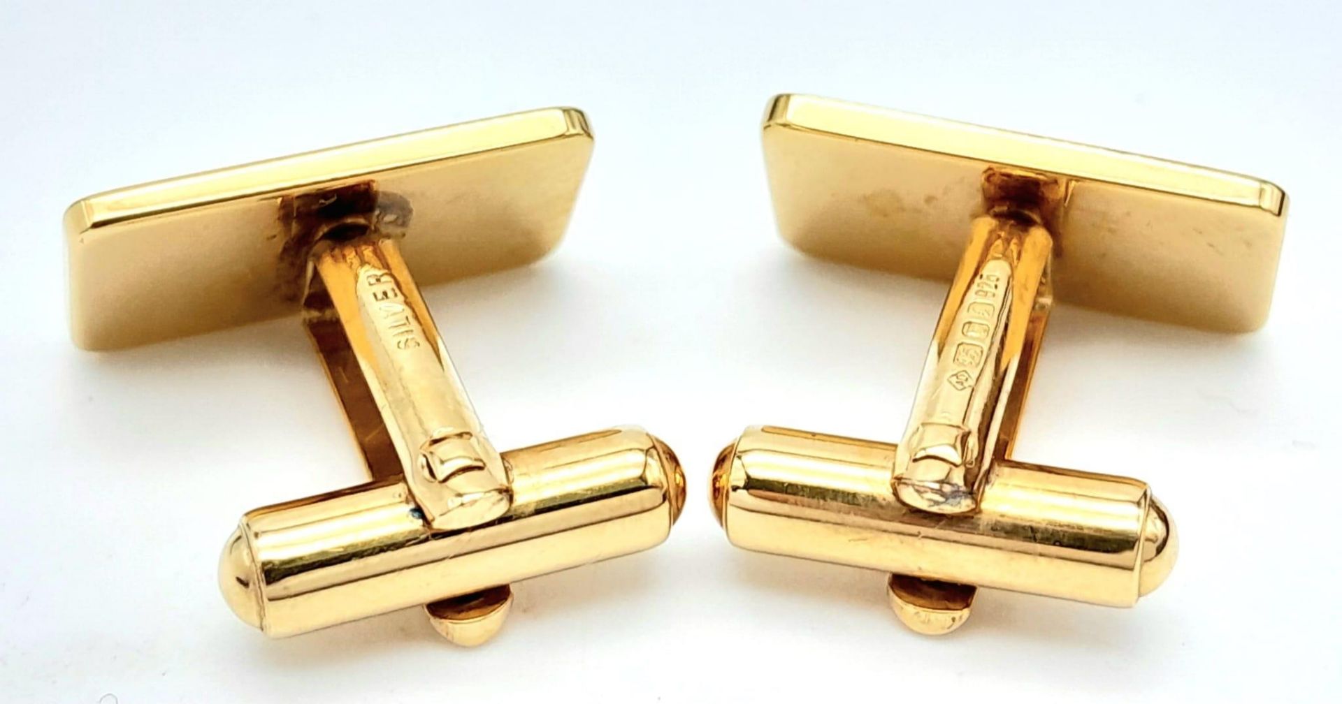 A Pair of Hallmarked 1985 Yellow Gold Gilt Sterling Silver Cufflinks by Dunhill in their original - Image 2 of 6