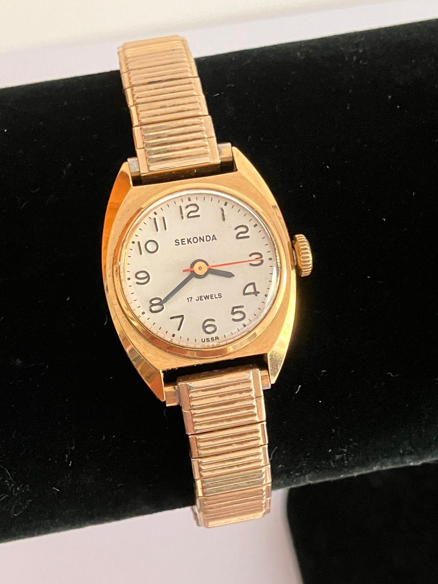 Ladies vintage SEKONDA WRISTWATCH. Model 0359152. Gold plated with expandable bracelet. Original - Image 5 of 5