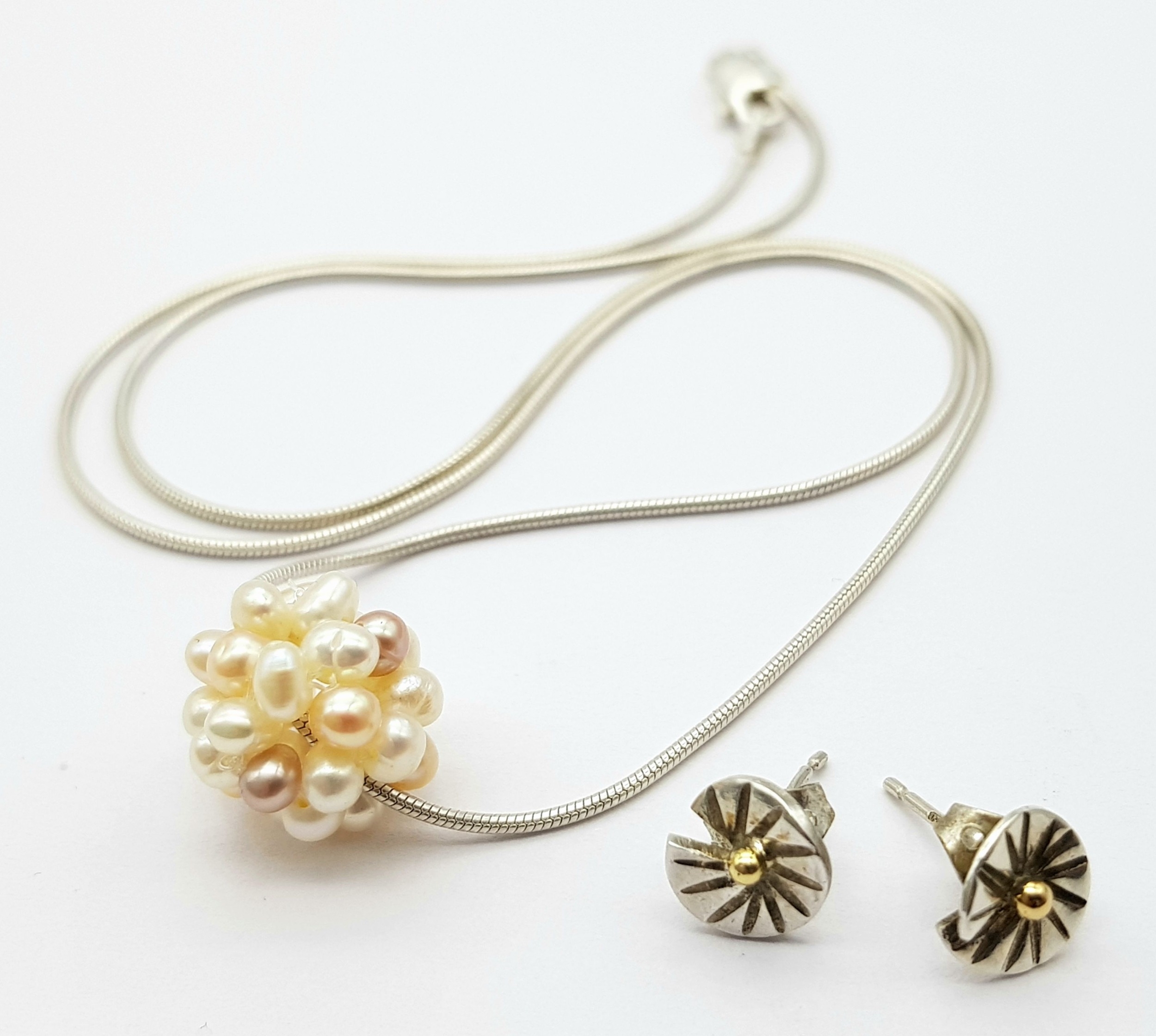 A Sterling Silver Necklace with Cluster Faux Seed Pearl Pendant and a pair of silver swirl stud - Image 5 of 6
