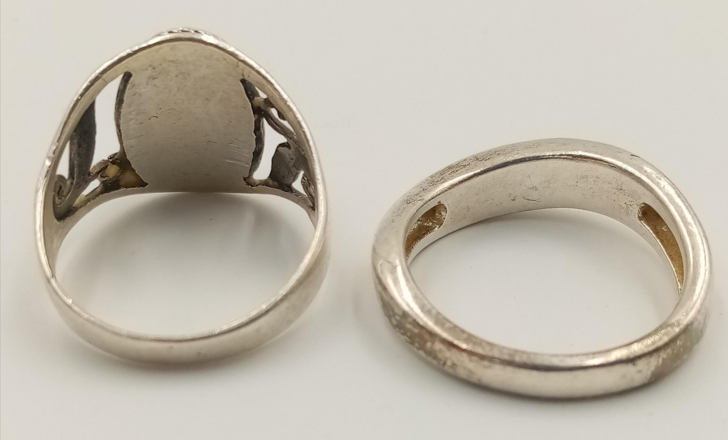 2 X STERLING SILVER MOTHER OF PEARL RINGS. Both size M, 7.2g total weight. Ref: SC 8095 - Image 2 of 4