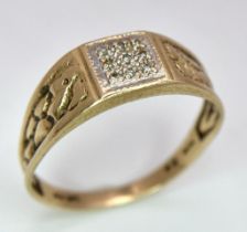 A VINTAGE GENTS 9K YELLOW GOLD DIAMOND BAND RING WITH PATTERNED SHOULDERS - 0.01CT DIAMOND - 2G