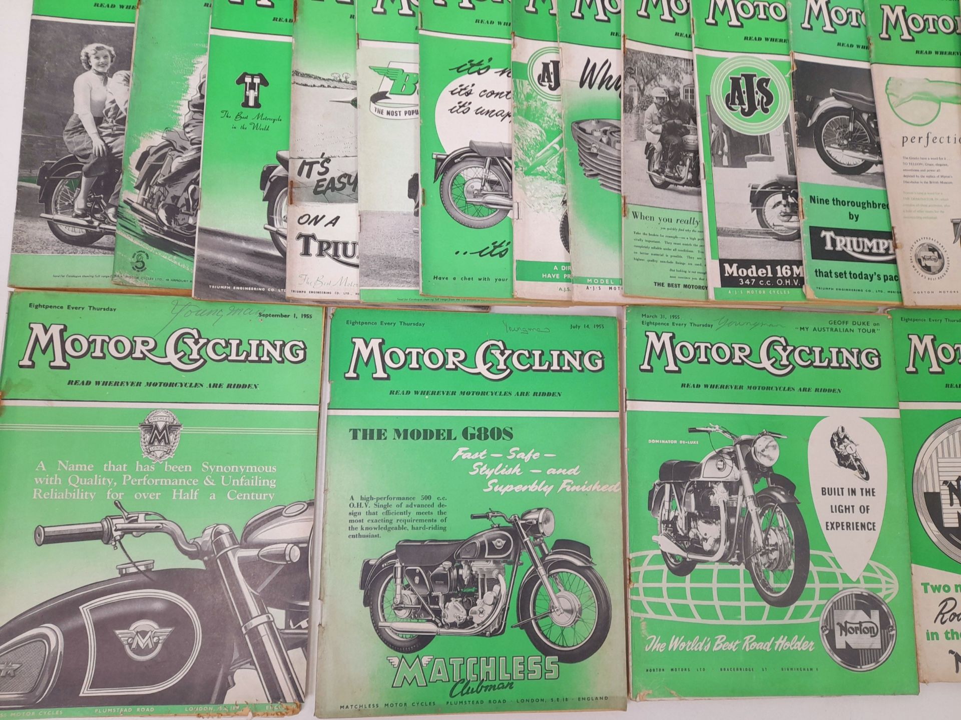 A Collection of Over 50 Vintage Motorcycle Magazines. - Bild 3 aus 5