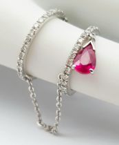 A 14K WHITE GOLD DIAMOND & RUBY SET FINGER CHAIN RING, WEIGHT 2.5G SIZE H