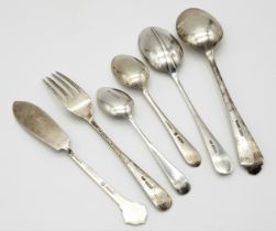 A Small Selection of Sterling Silver Flatware: 2 x teaspoon, 2 x spoon fish knife and fork. All