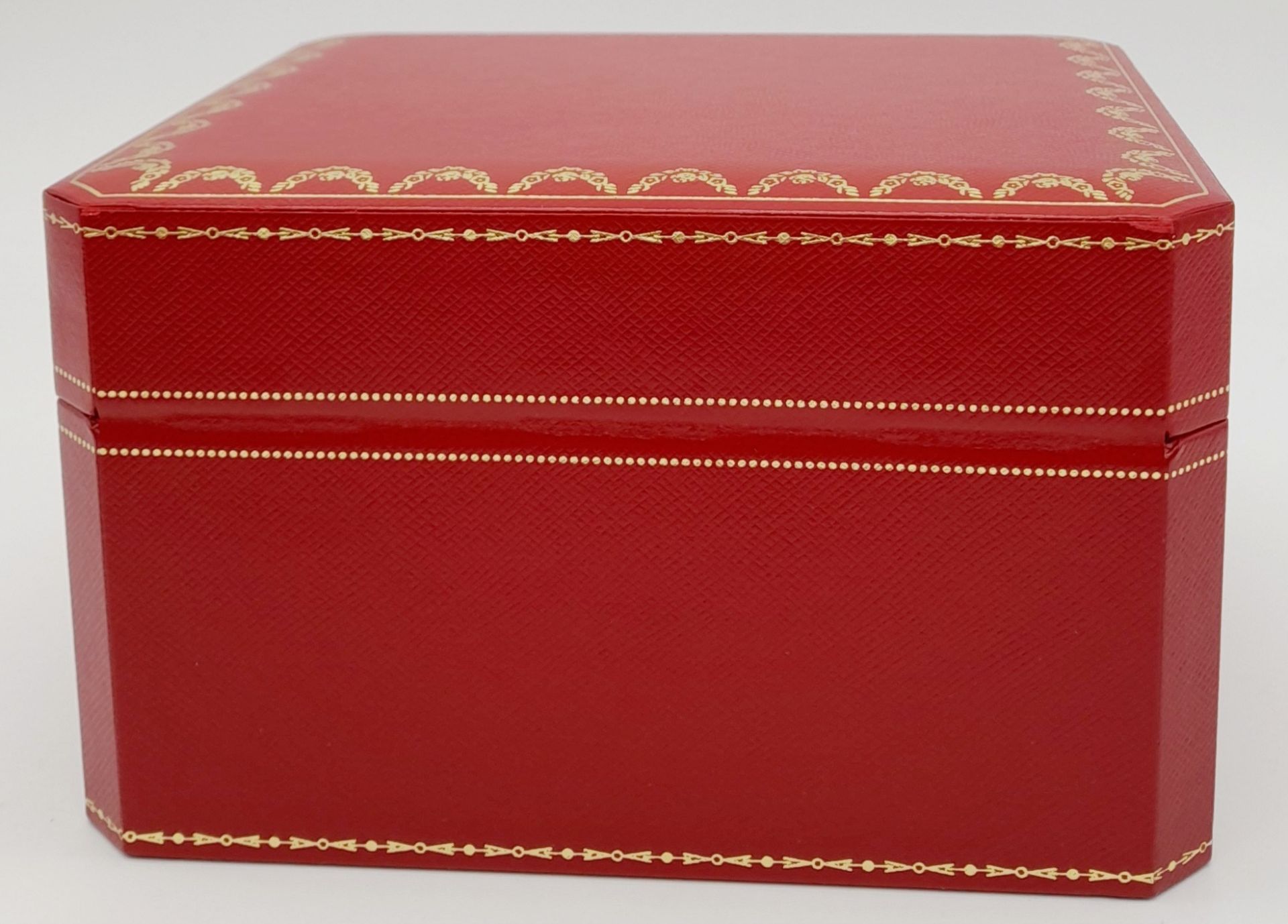 A Cartier Watch Case. Red exterior, plush black textile interior. For a large watch. - Bild 3 aus 7