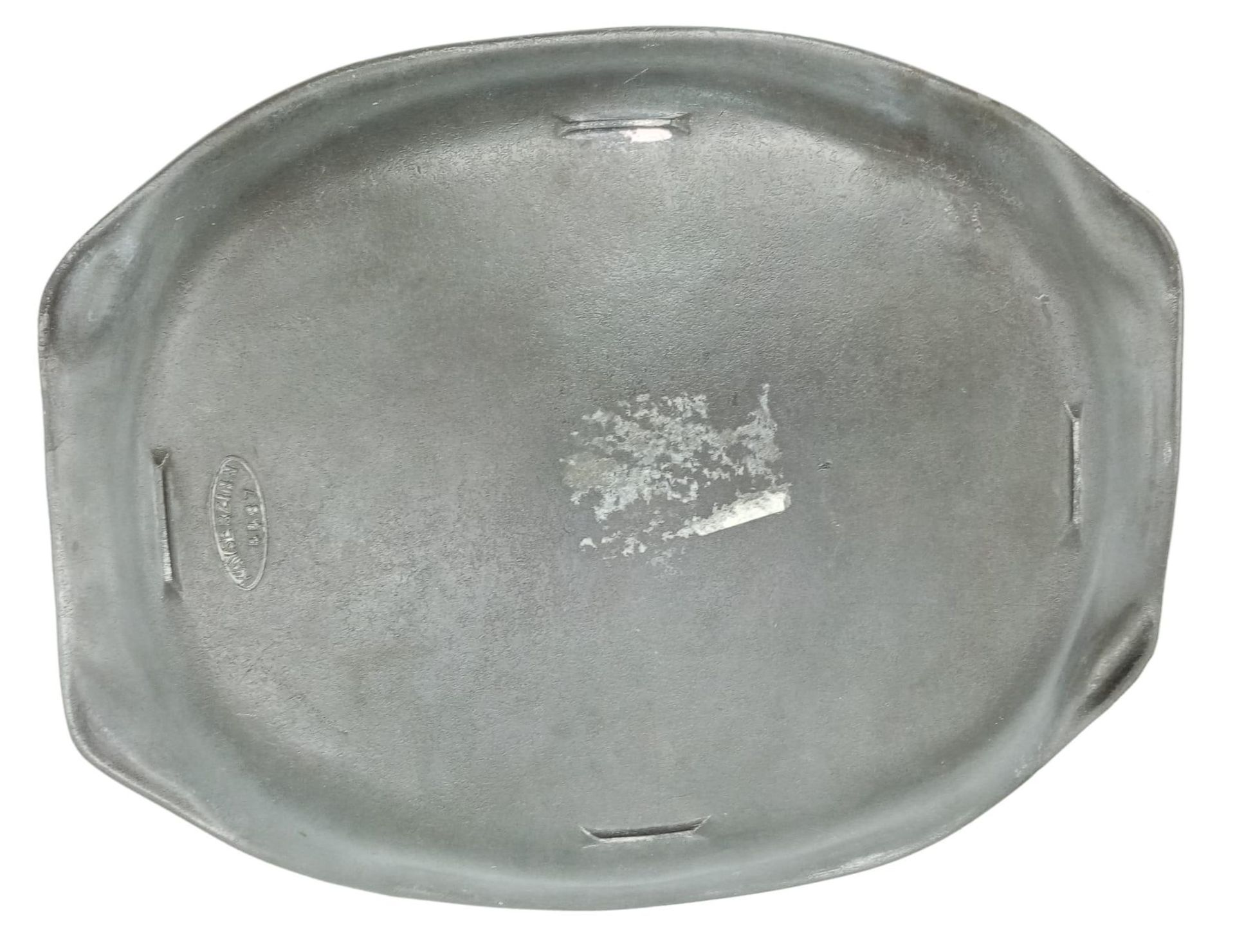 An Antique Kayserzinn Pewter Dish - With two large shrimp engraved decoration. 19cm x 16cm. - Bild 3 aus 3