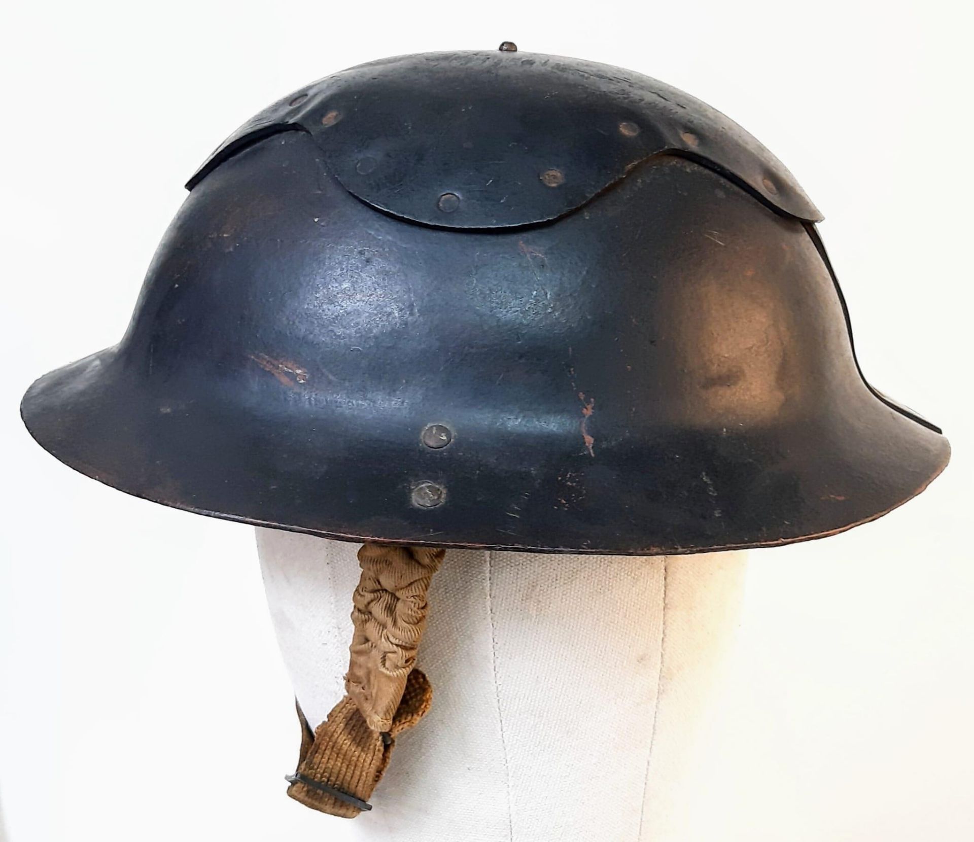 Scarce WW2 British Home Front “Cromwell” Helmet. A lightweight private purchase Fiber helmet - Bild 2 aus 5
