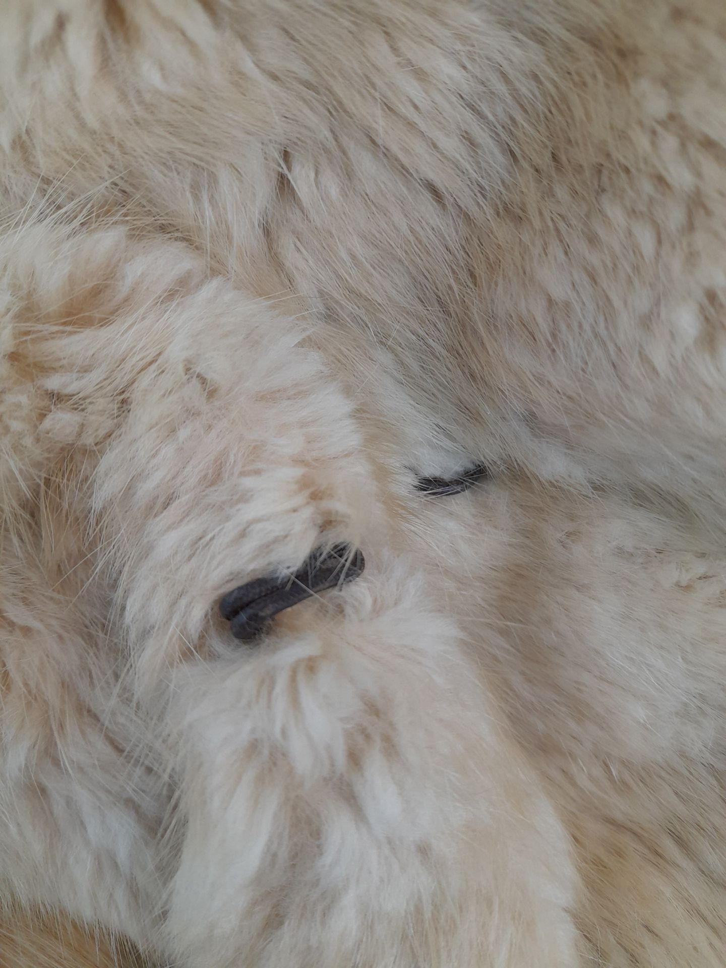 A Barkers of Kensington Three-Quarter Length White Fur Coat. - Bild 8 aus 8