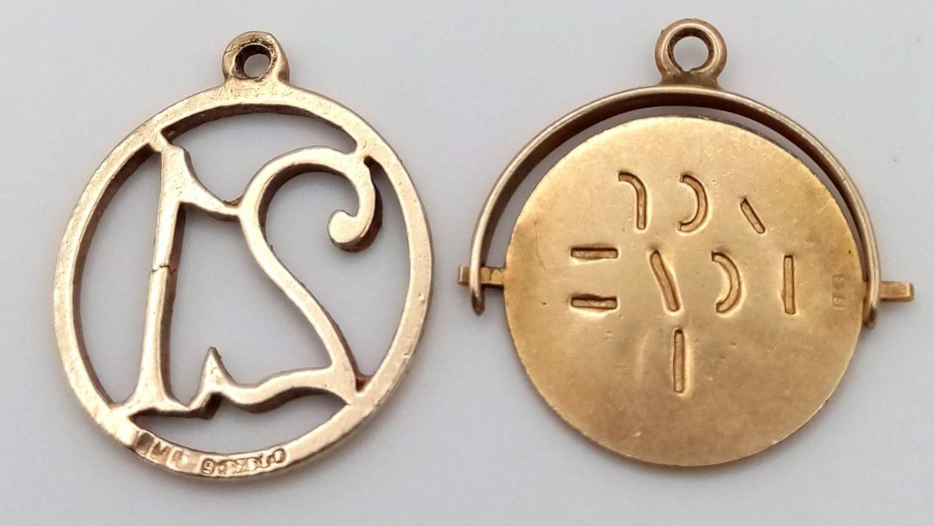 A 9K Yellow Gold '21' and a Spinning Love Pendant/Charm. 20mm. 1.87g total weight. - Image 2 of 4